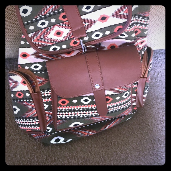 Handbags - NWOT Boho style large capacity SMOKE FREE HOME